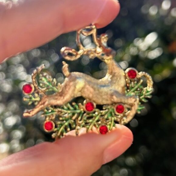 HOLIDAY🎄🎄GERRY’S Reindeer Red Green Rhinestone BROOCH SET - Picture 2 of 6